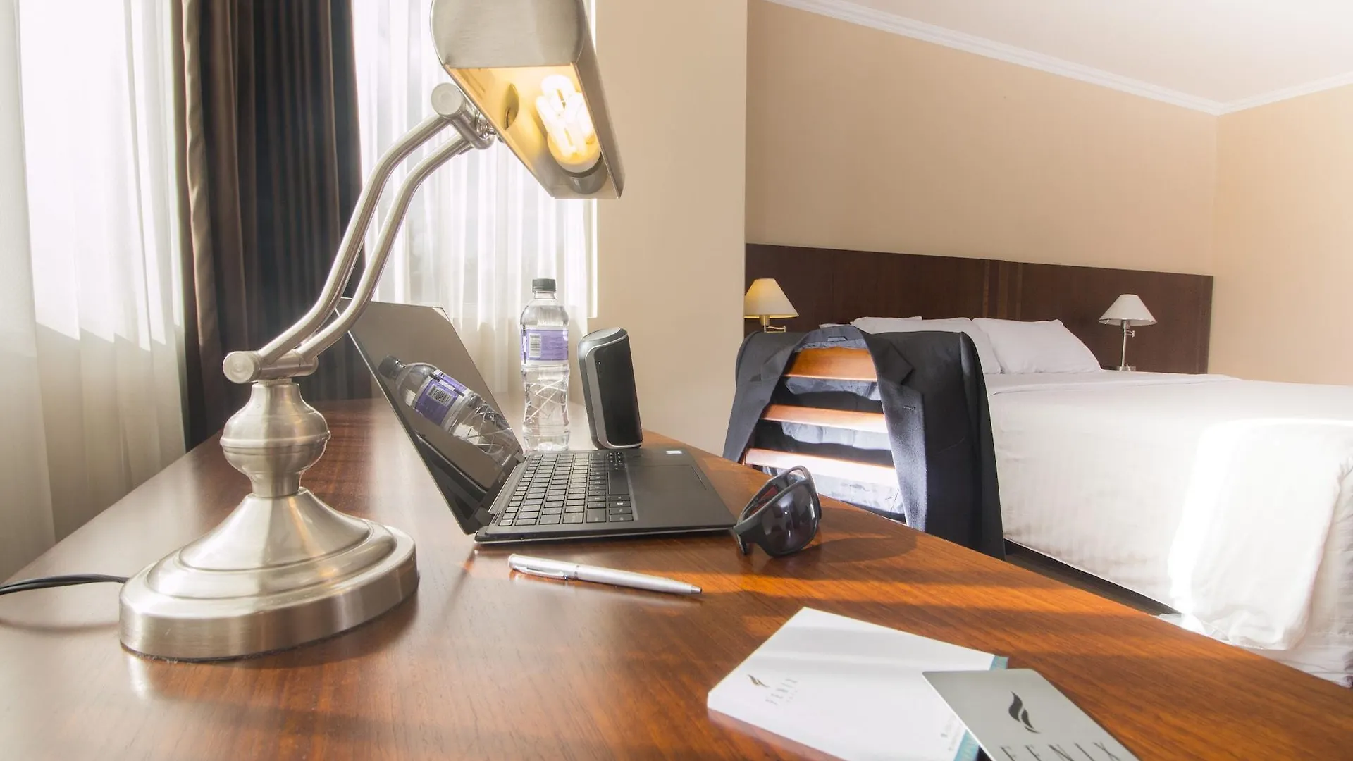 Fenix Hotel Quito 3*,