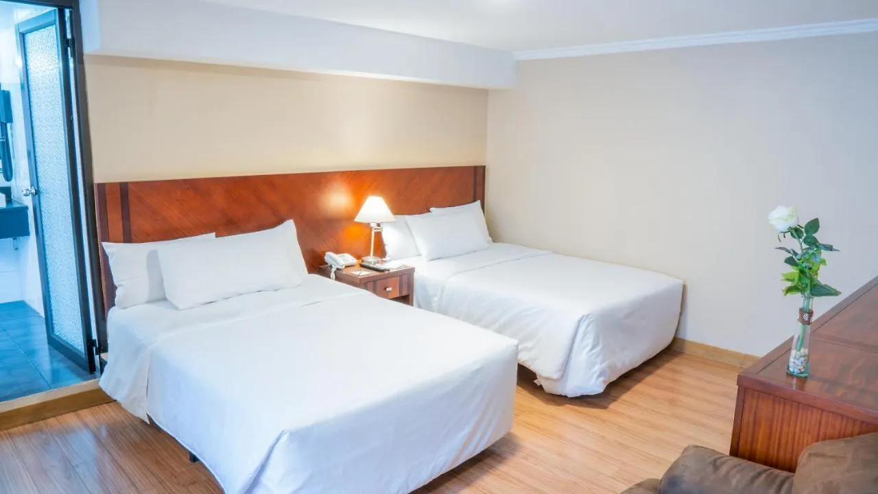 Fenix Hotel Quito 3*,