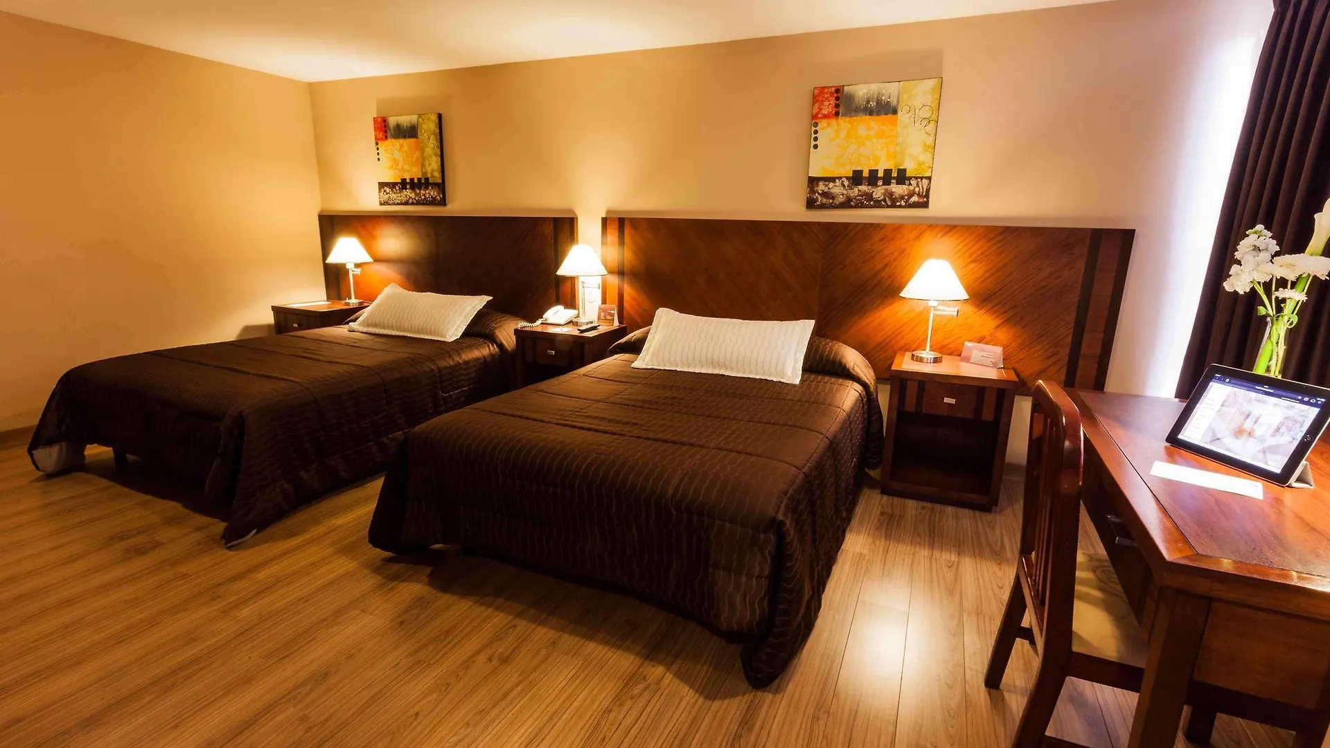 Fenix Hotel Quito 3*,